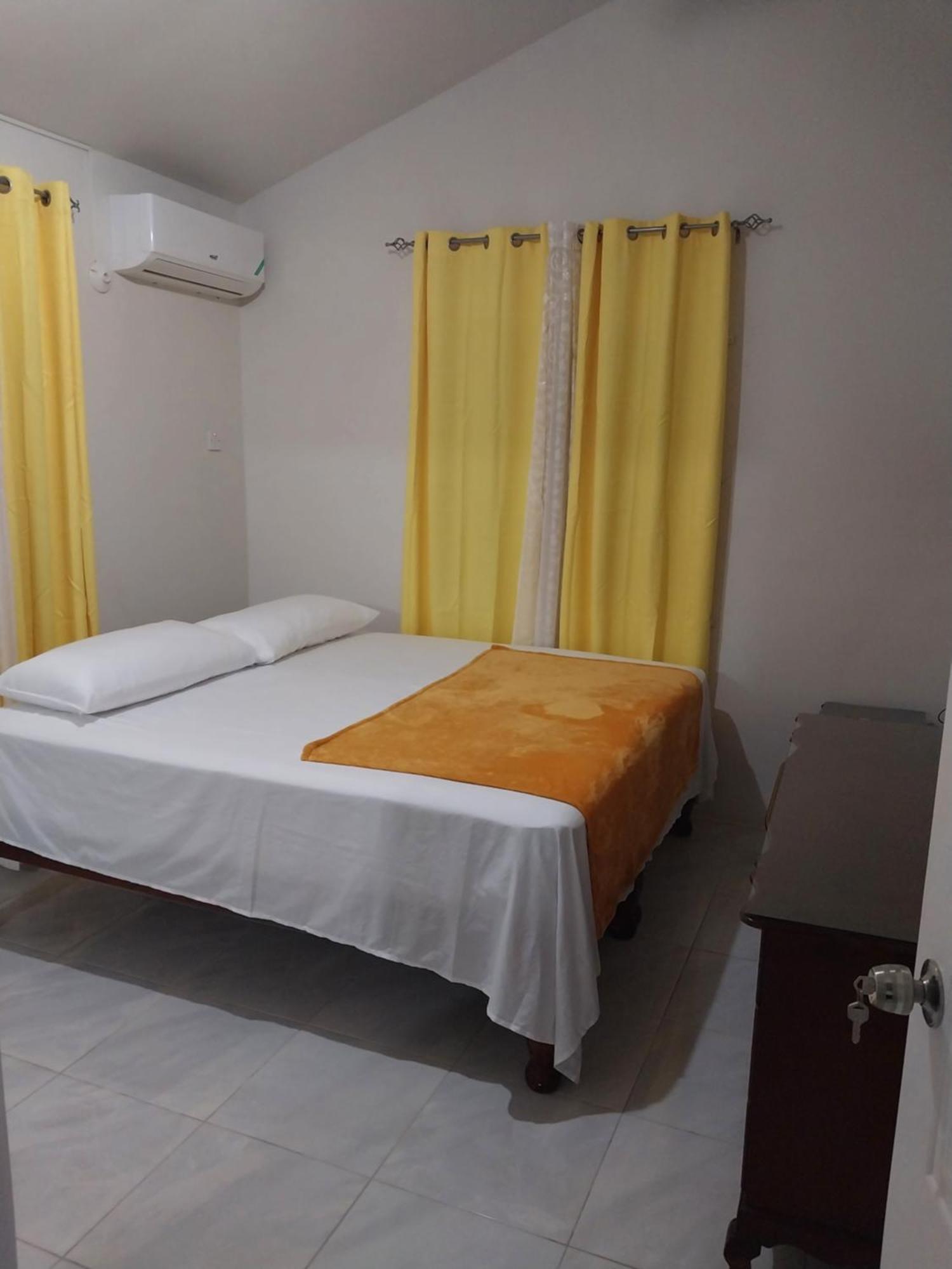 Debs Cozy Cove Vila Discovery Bay Exterior foto